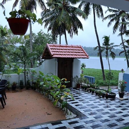 Kovalam Lake View Villa Vellayani Extérieur photo