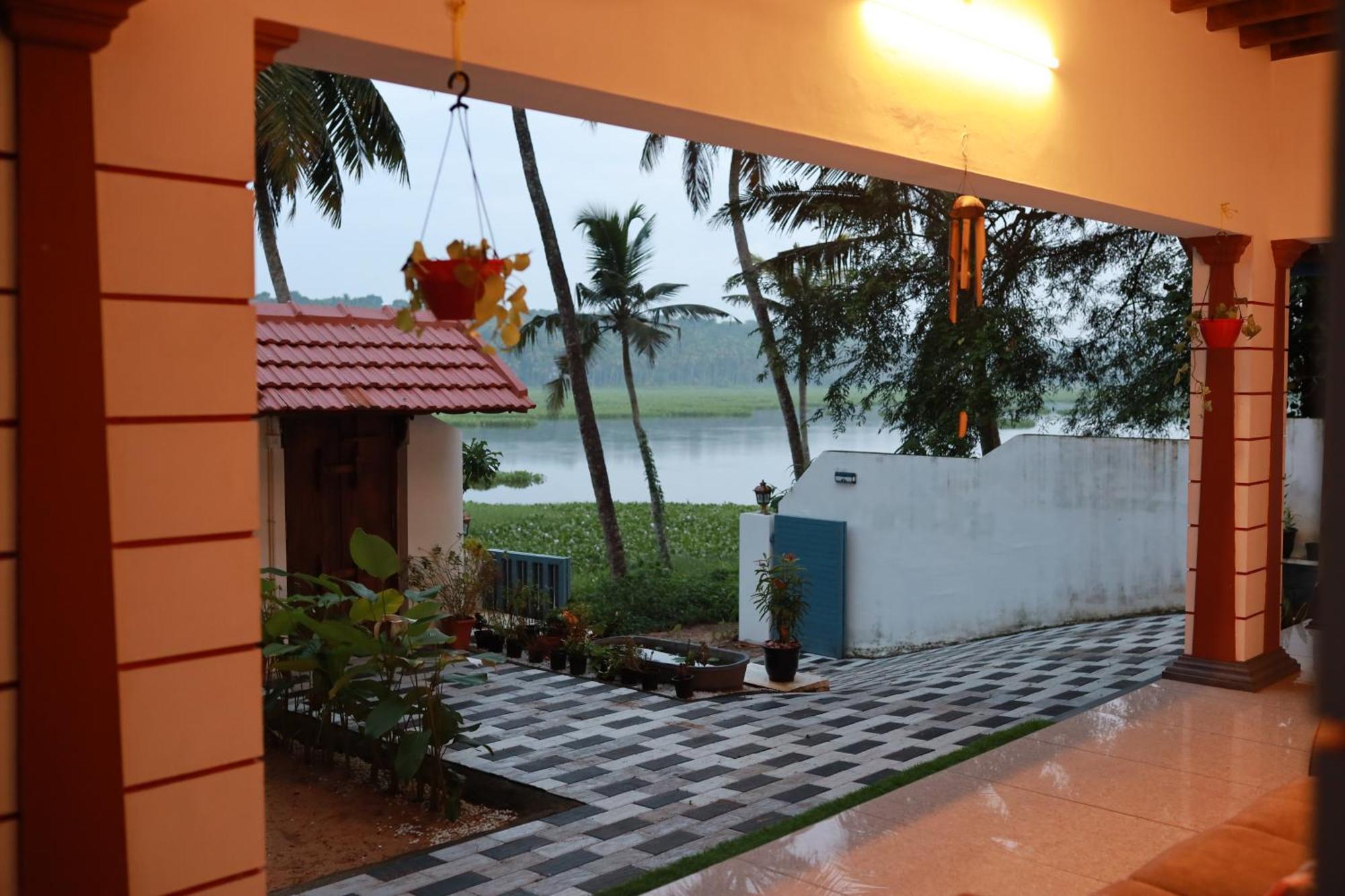 Kovalam Lake View Villa Vellayani Extérieur photo