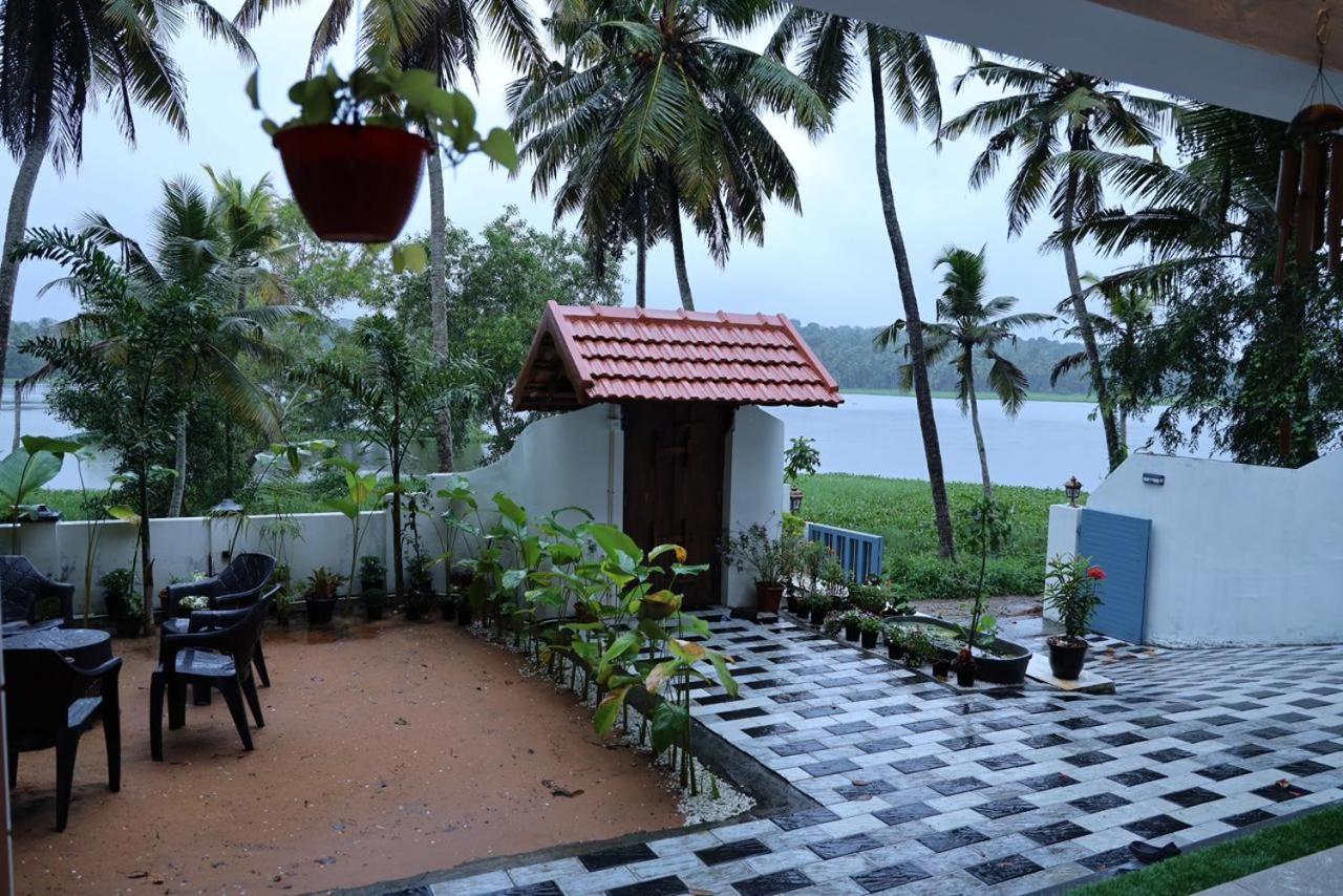 Kovalam Lake View Villa Vellayani Extérieur photo